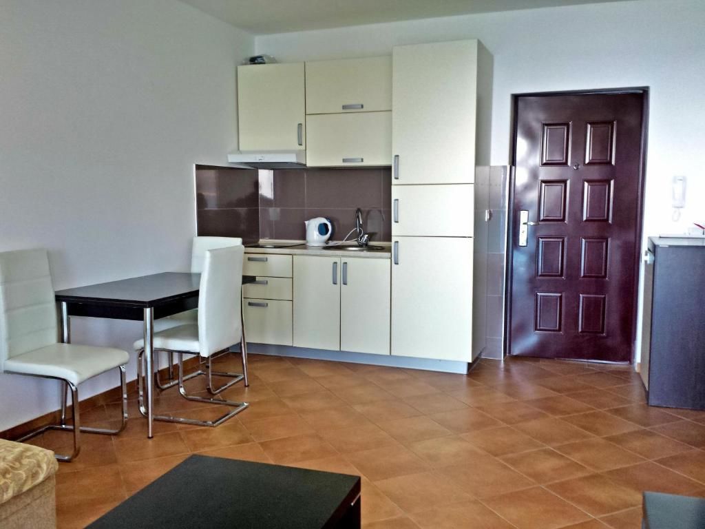 Апартаменты Apartments Palma Добра-Вода-56
