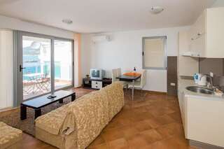 Апартаменты Apartments Palma Добра-Вода Апартаменты "Комфорт" с 1 спальней и видом на море-14